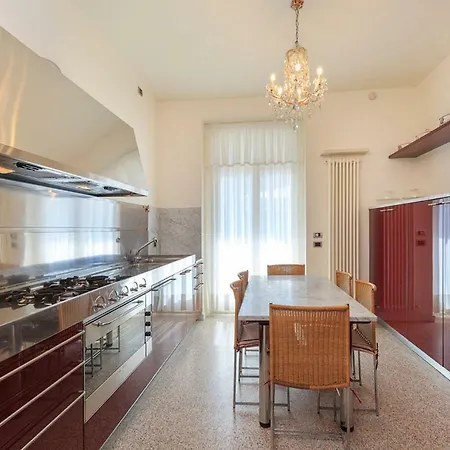 Virginia Villa
