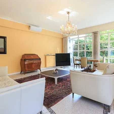Virginia Villa *
